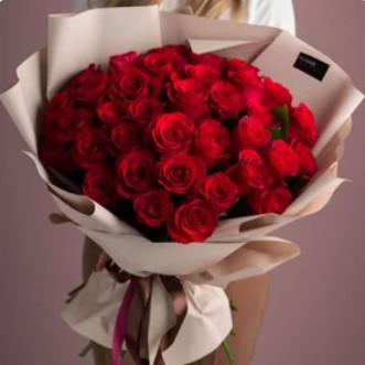 35 роз в матовой бумаге
