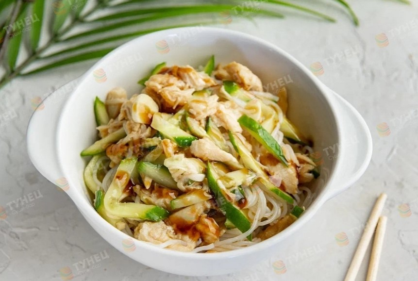 Салат Фунчоза с курицей