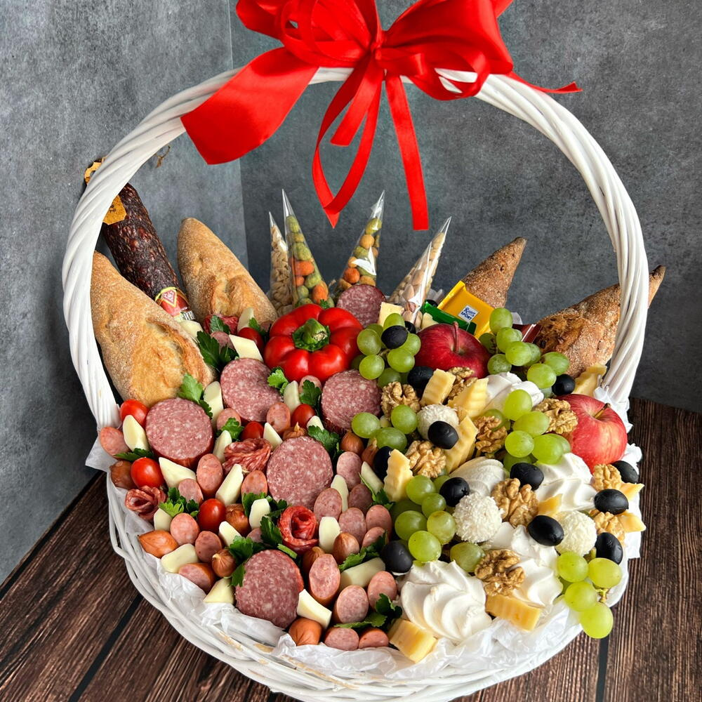 Мужская съедобная корзина большая ассорти