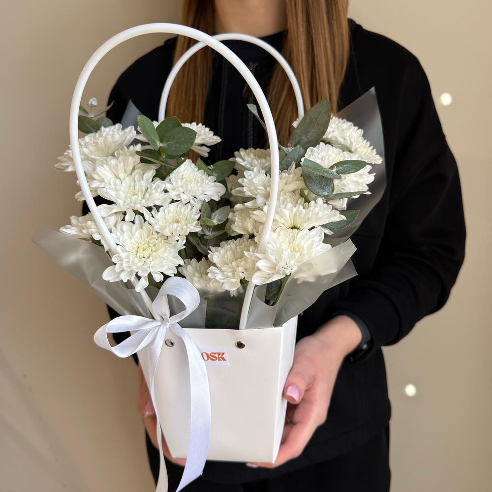 Сумочка с хризантемами и ароматным эвкалиптом