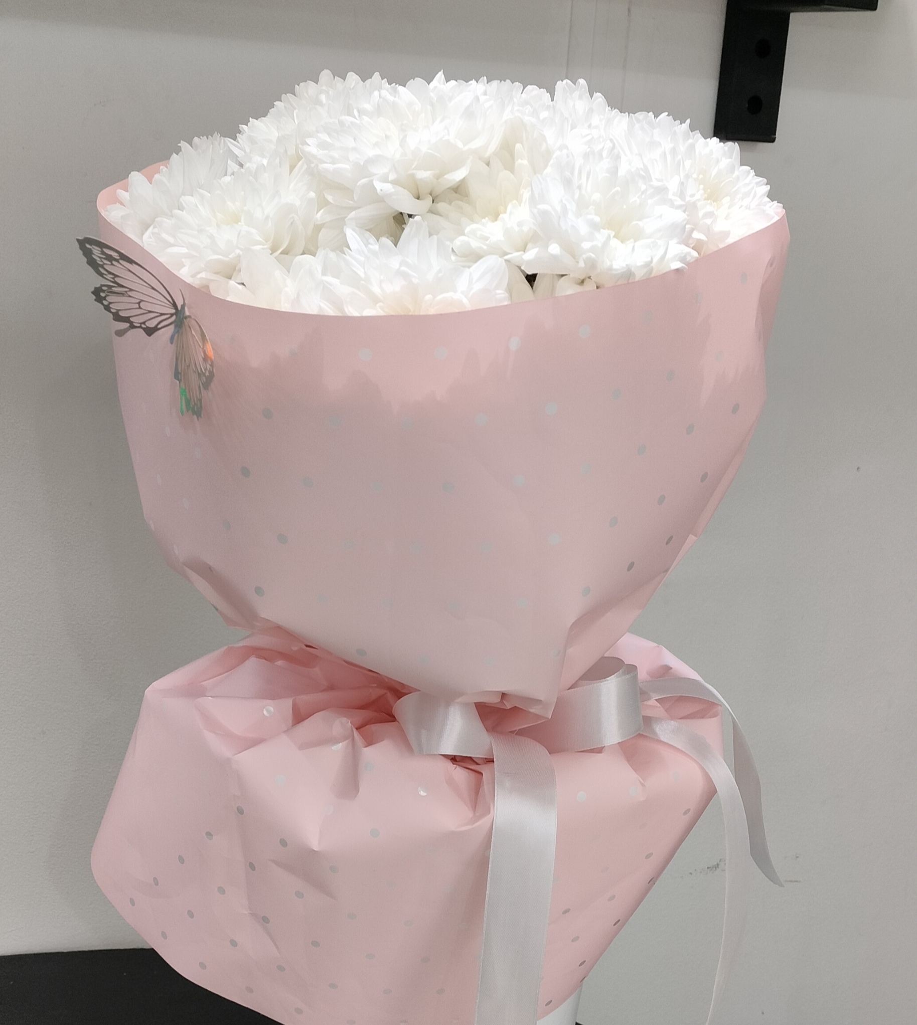 Белые хризантемы