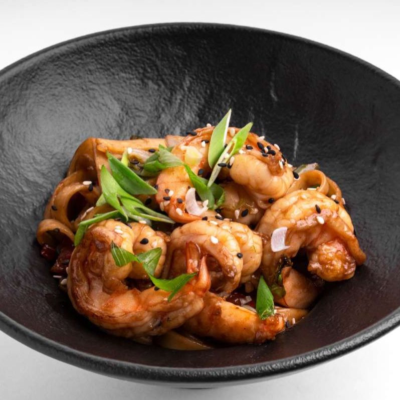 WOK удон с лососем