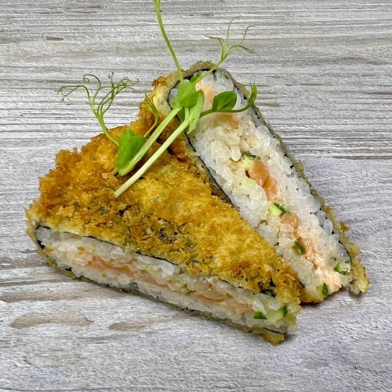 Жареный Онигири спайси  С куриным филе