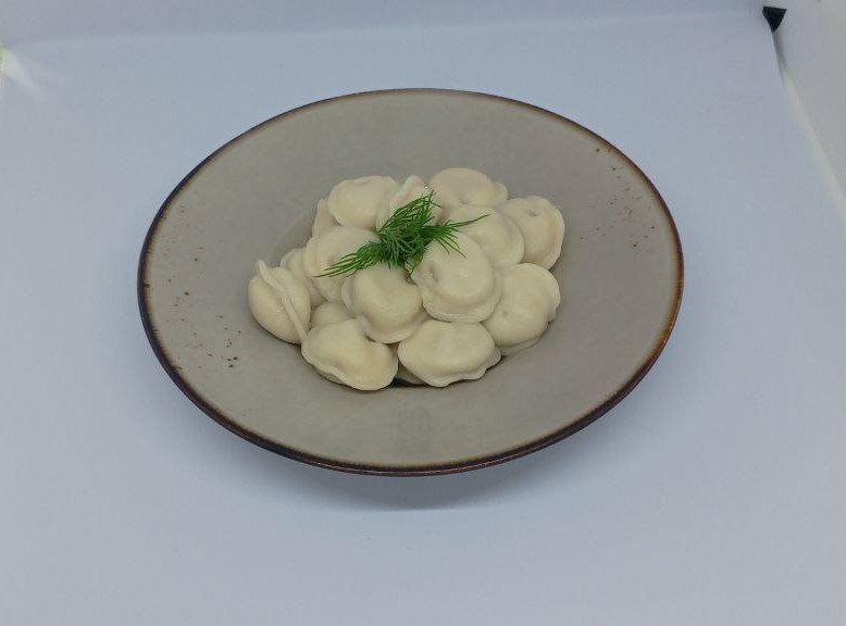 Пельмени со сметаной