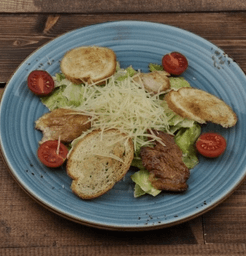 Салат Цезарь с курицей