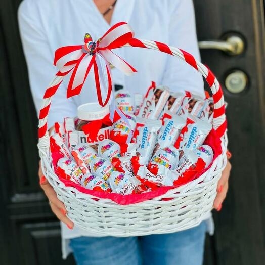 Корзина киндер шоколада