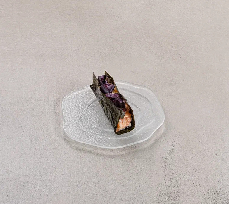 Хенд ролл лосось