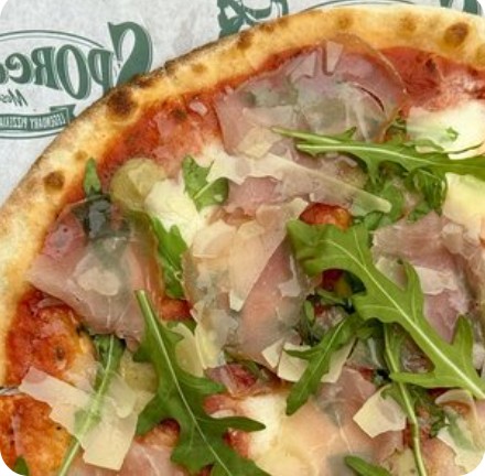 Пицца с пармской ветчиной и ткемали из фейхоа 28см