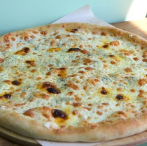 Пицца четыре сыра