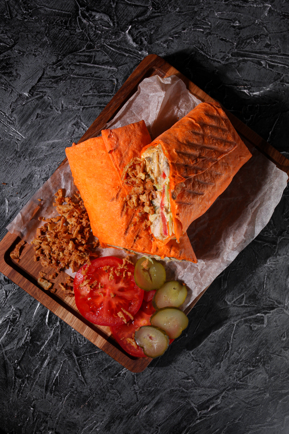 С двойным чеддером, BBQ и луком фри