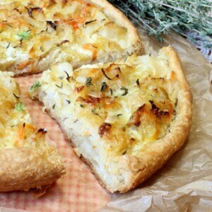 Пирог с капустой и сметаной(за сутки)