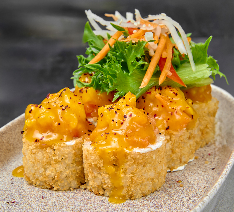 Хрустящий с лососем и манго Сыр творожный