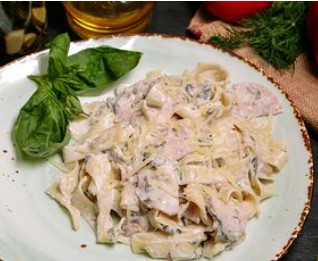 Паста с ветчиной и грибами 