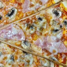 Пицца с ветчиной и грибами