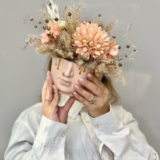 «Амфион» интерьерная композиция из стабилизированных цветов и сухоцветов