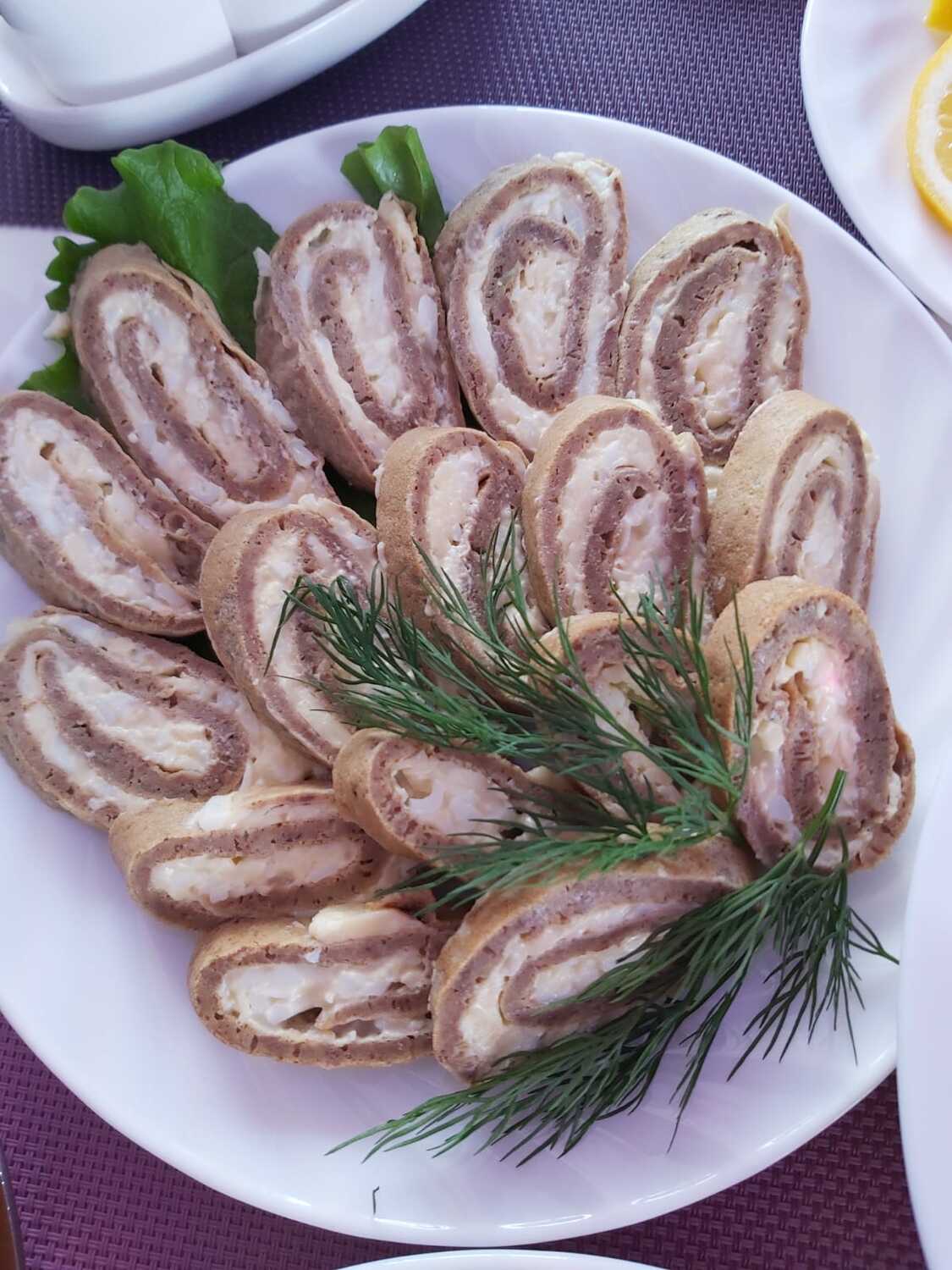 Куриный рулет с печенью и сыром