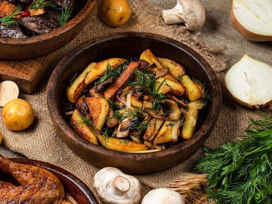 Картофель жареный с грибами