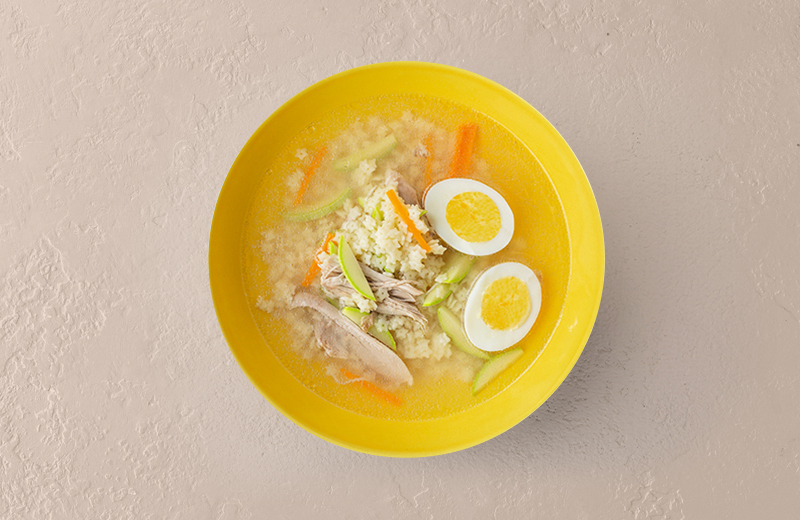 Домашний суп с цыплёнком и яйцом