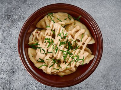 Пельмени с креветками и соусом 10 шт