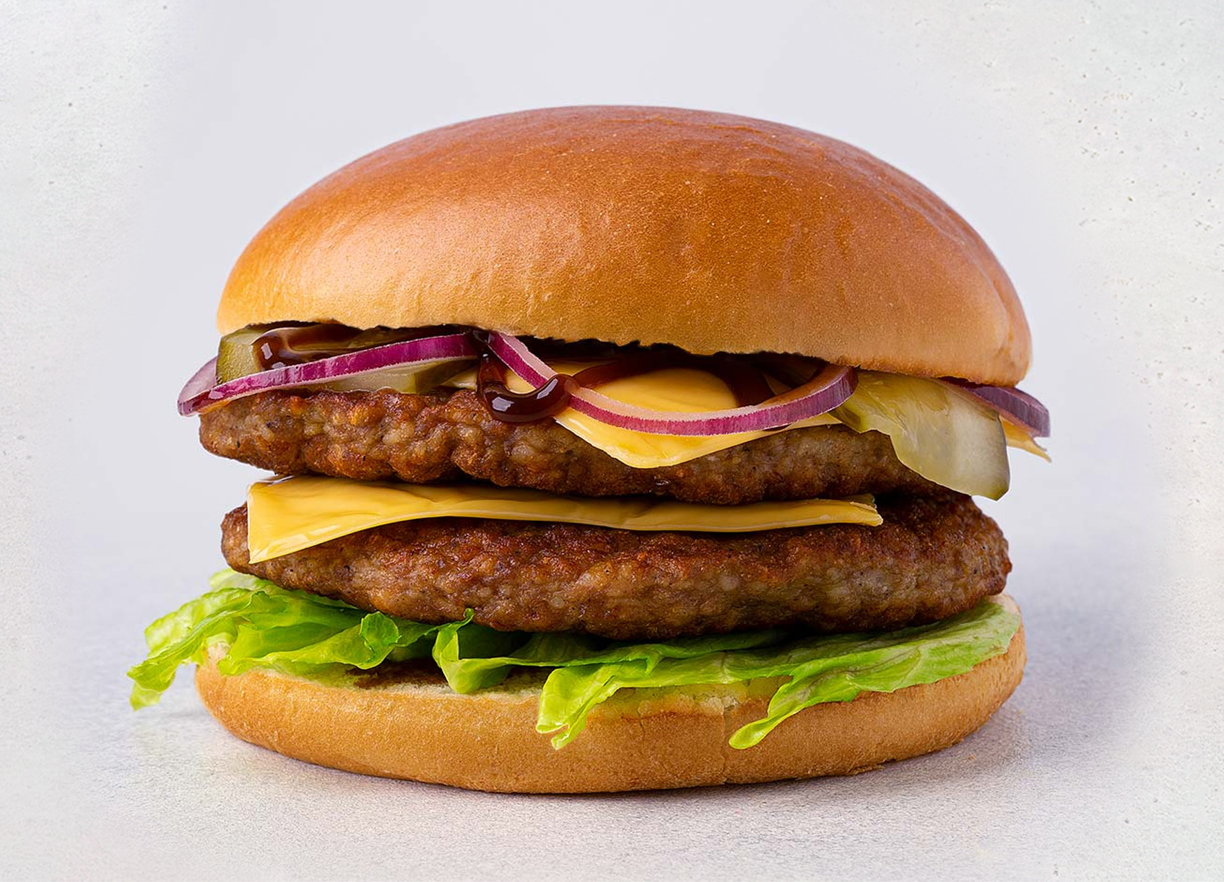 Бургер двойной с булочкой бриошь