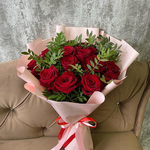 19 роз с фисташкой
