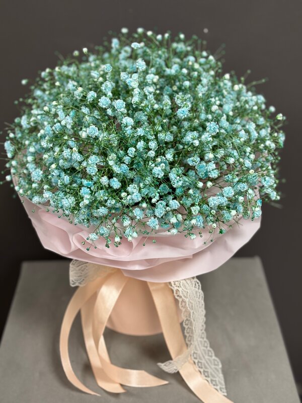 Шляпная коробка из 7 бирюзовых гипсофил