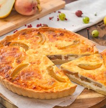 Киш с карамел. грушей, бананом и твор.