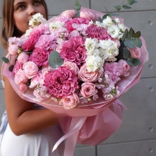 Сборный премиум букет с пионовидными розами 