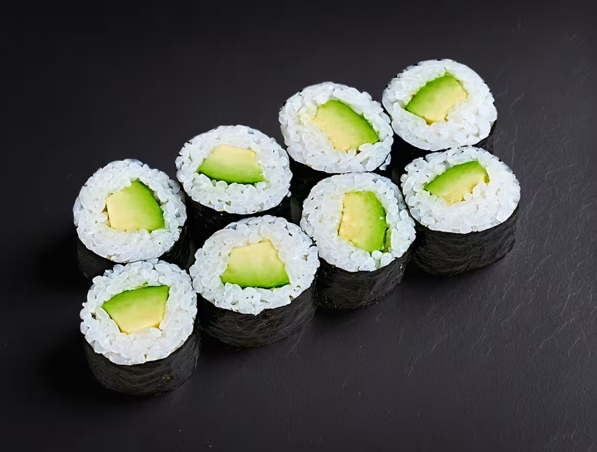 Ролл с авокадо
