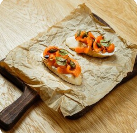 Дуэт брускетт с лососем