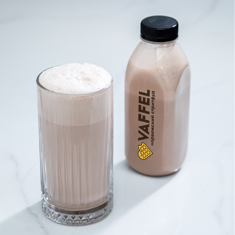 Молочный коктейль шоколадный.