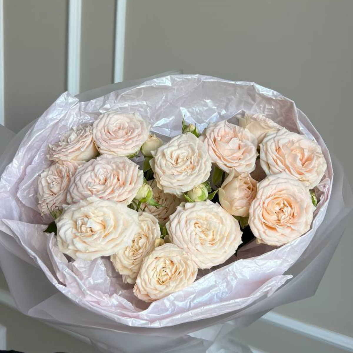 Моно букет из кустовых роз 93 (предзаказ)