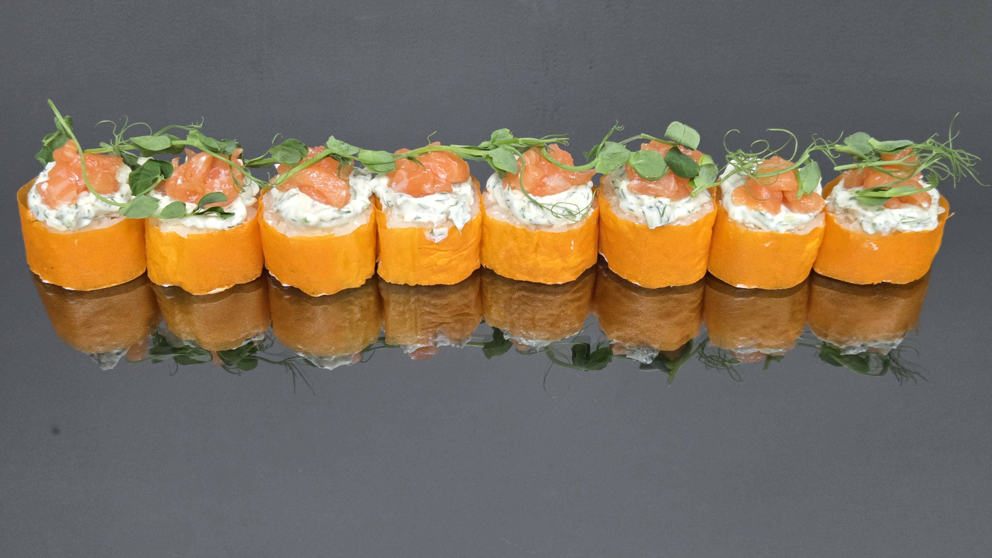 Тар-тар с лососем и авокадо