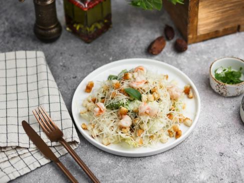 Салат Цезарь с креветками