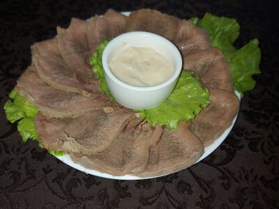 Язык с хреном