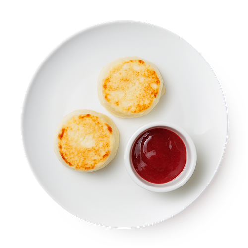 Сырнички с клубничным соусом