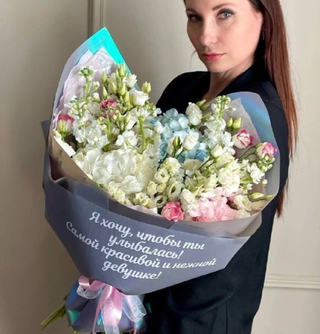 Букет из Гортензии, Маттиолы и Эустомы