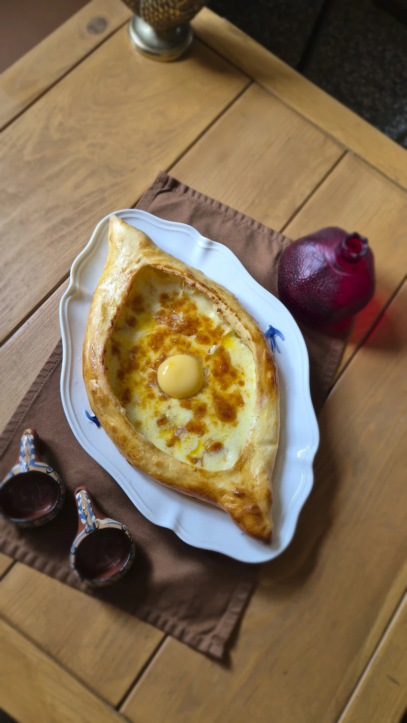 Хачапури по-аджарски