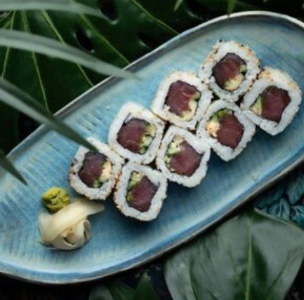 Урамаки с тунцом и чили