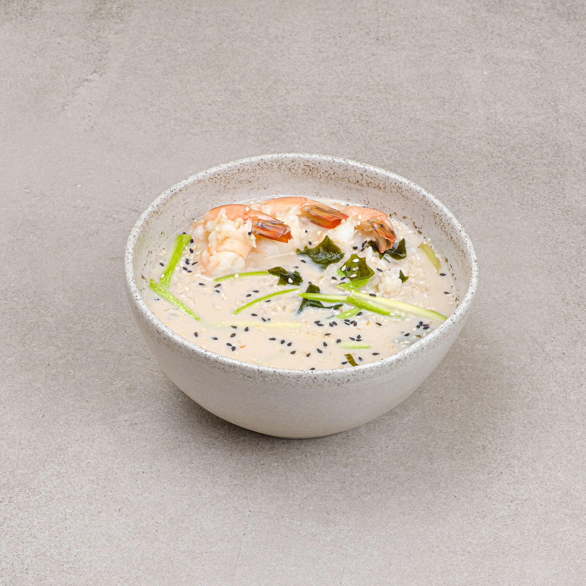 Сливочный суп с цукини и креветкой