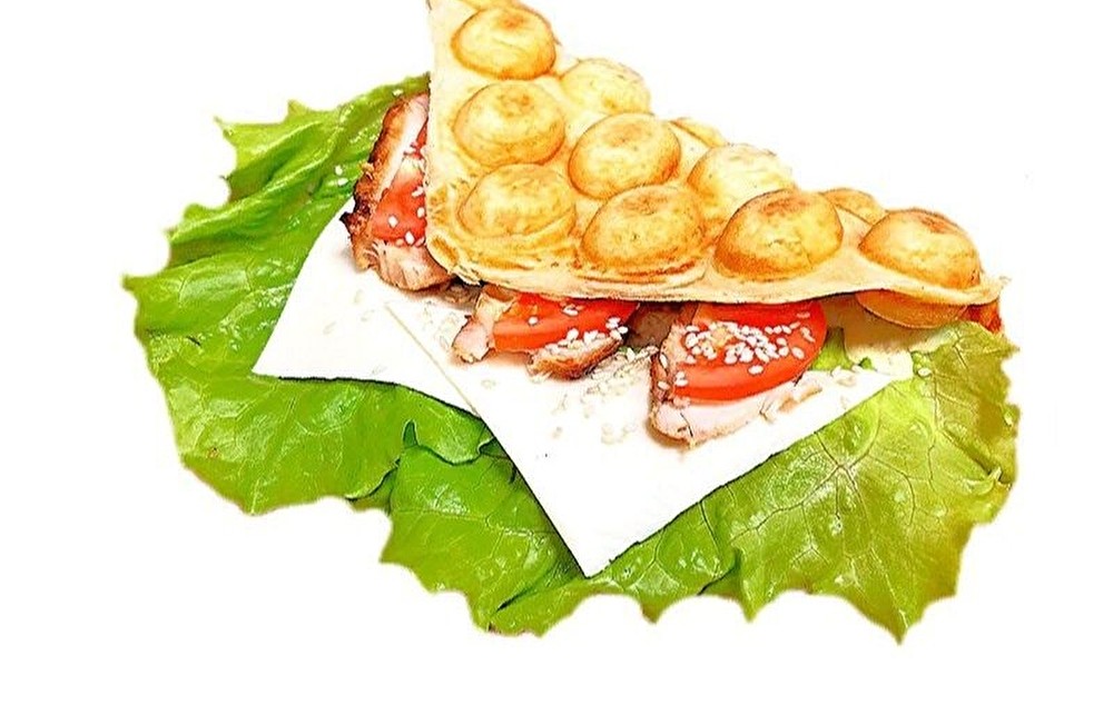 Гонконгская вафля Цезарь с курицей