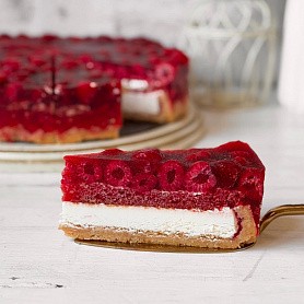 Чизкейк с малиной