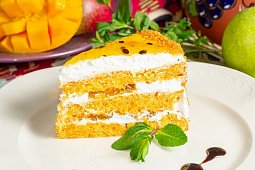 Морковный торт с манго-маракуйя