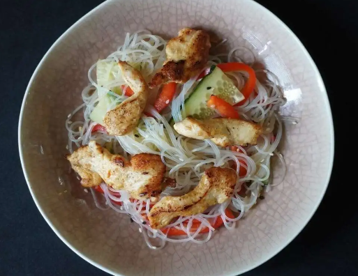 Салат Фунчоза с курицей