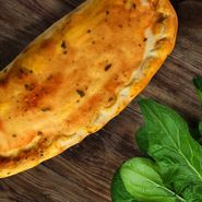 Кальцоне с Моцареллой и ананасом