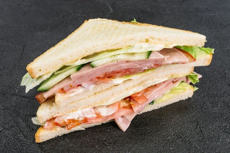 Сэндвич с ветчиной