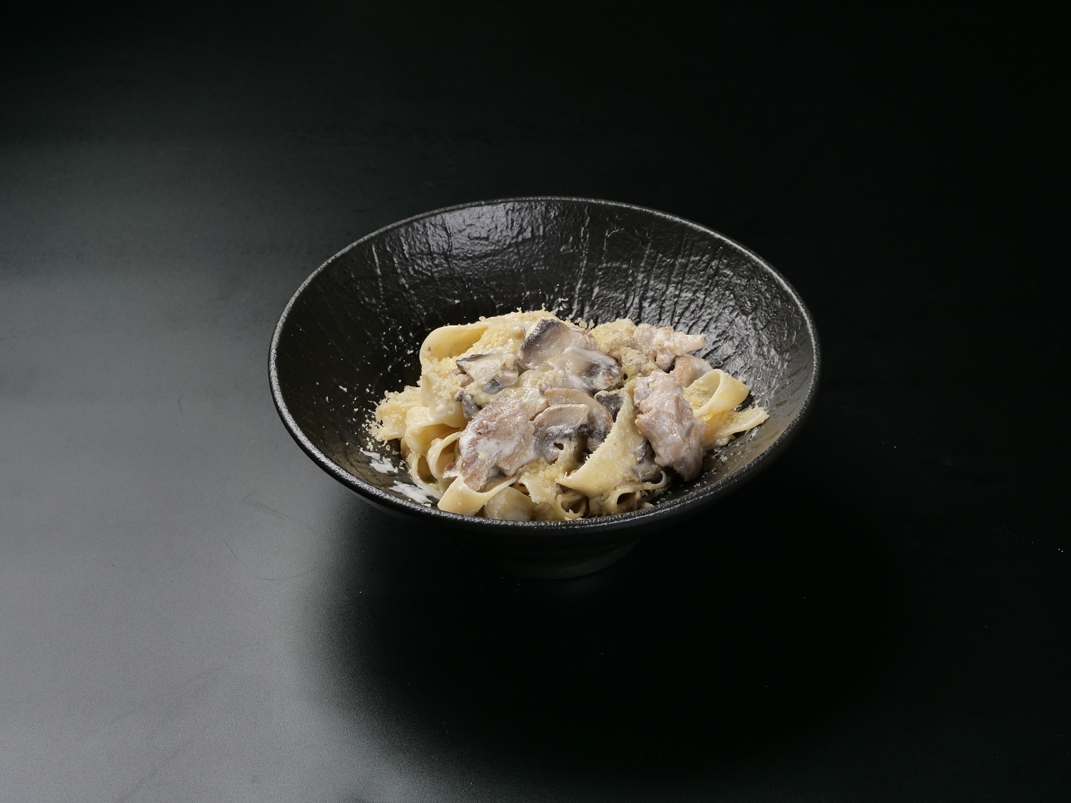 Паста с курицей и грибами