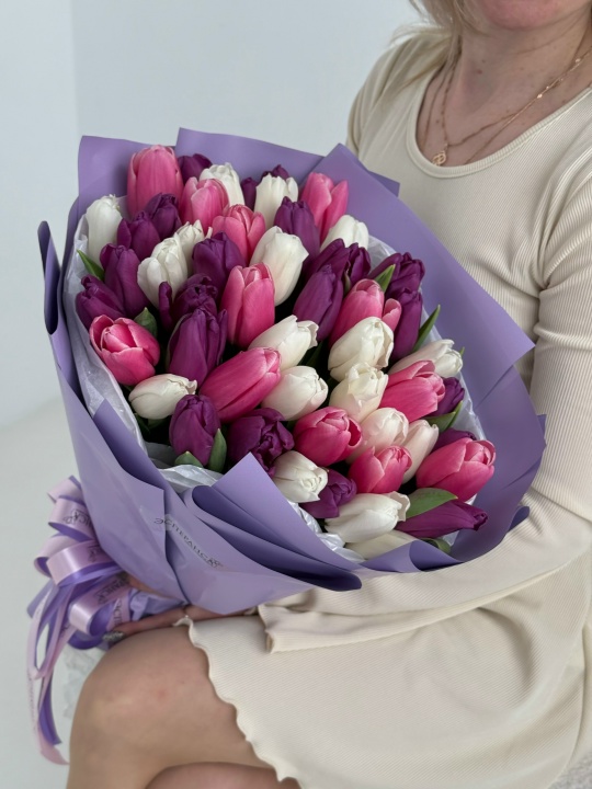 51 тюльпан микс в оформлении