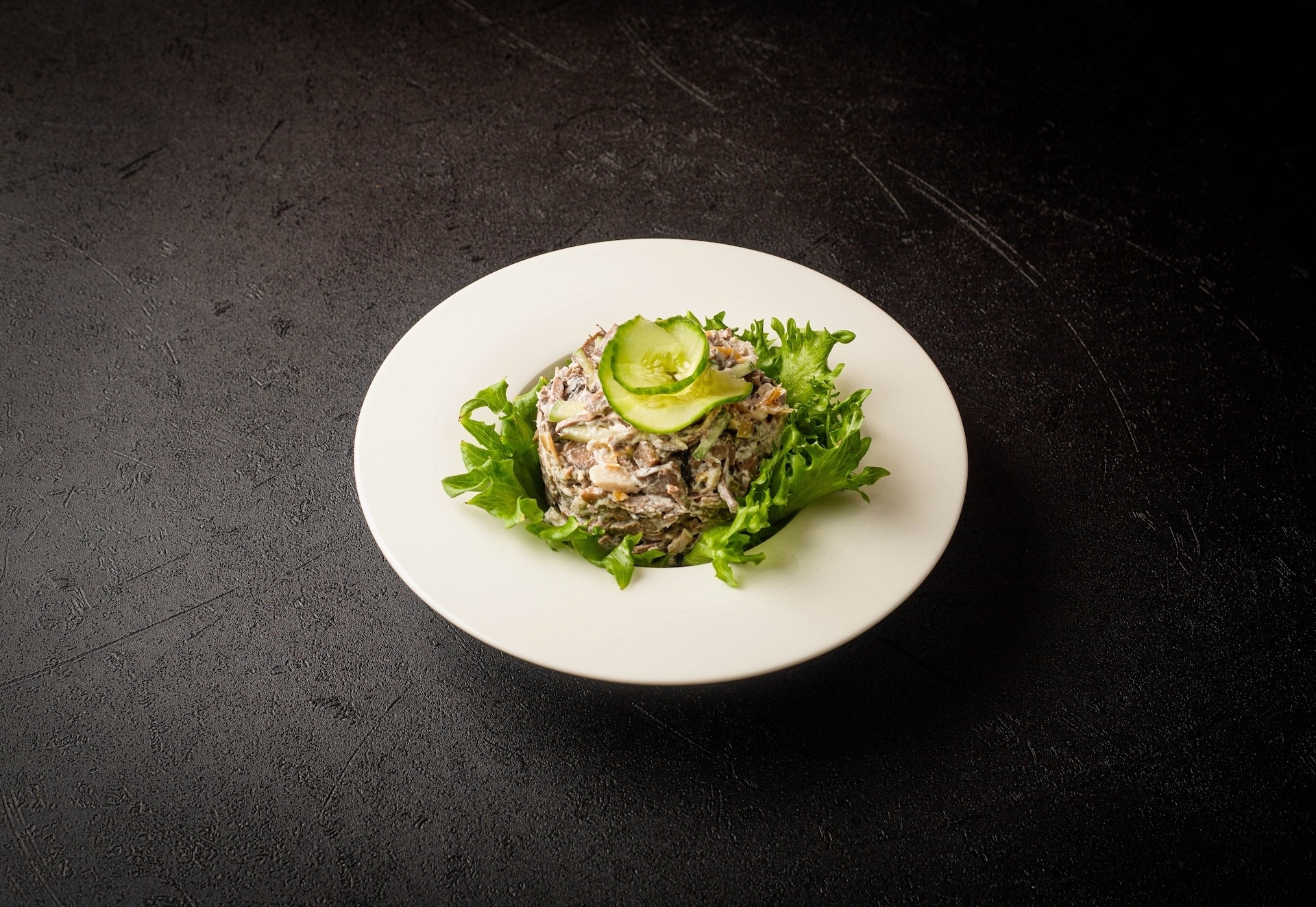 Салат с говяжьим языком